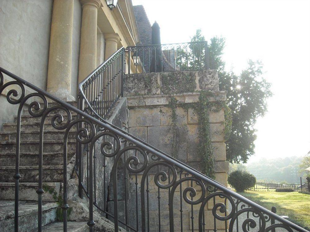 Château Les Merles et ses Villas Mouleydier Exterior foto
