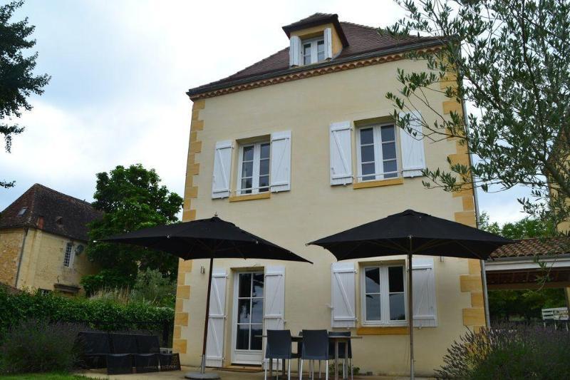 Château Les Merles et ses Villas Mouleydier Exterior foto